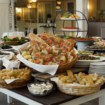 Buffet in Glass pavilion